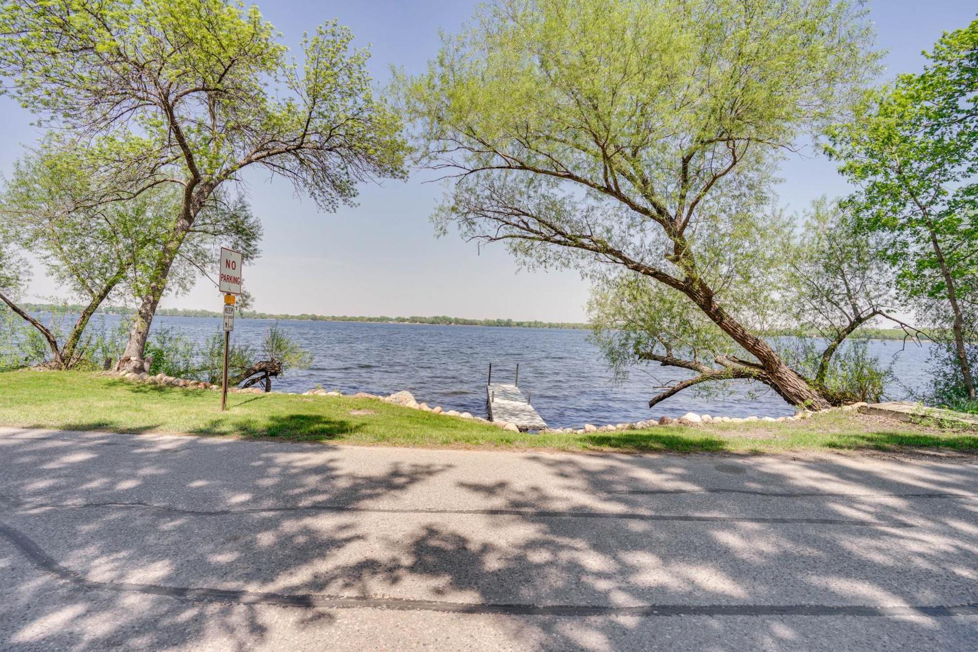 Lakeside Litchfield Home With Patio And Gas Grill! Kültér fotó
