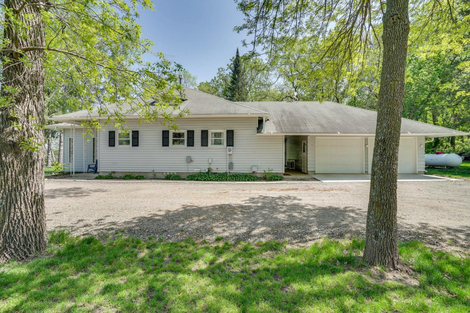 Lakeside Litchfield Home With Patio And Gas Grill! Kültér fotó